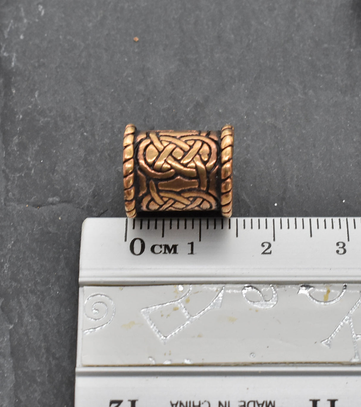 Maße in cm der Bartschmuck keltischer Knoten aus Bronze