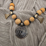 Vegvisir Kette mit Holzperlen und Bartäxten