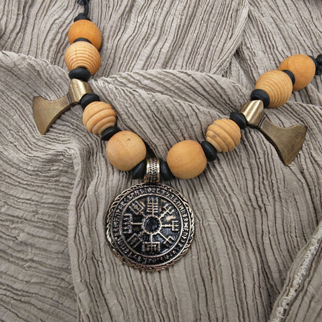 Vegvisir Kette mit Holzperlen und Bartäxten