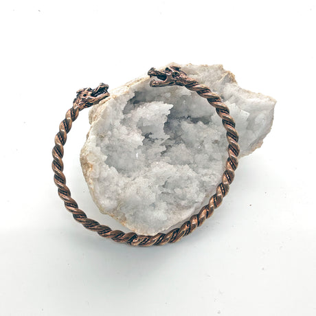 Wikinger Armreif aus Bronze mit Drachenköpfen – Tordierter nordischer Armring – Nordischer Schmuck