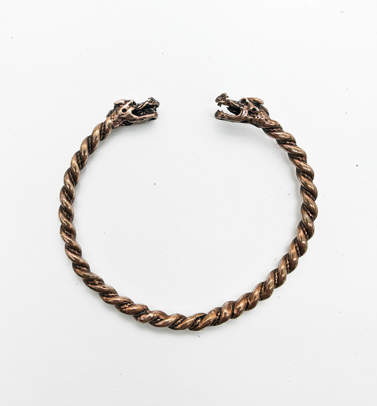 Wikinger Armreif aus Bronze mit Drachenköpfen – Tordierter nordischer Armring – Nordischer Schmuck
