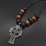 Keltenkreuz Kette mit Holzperlen