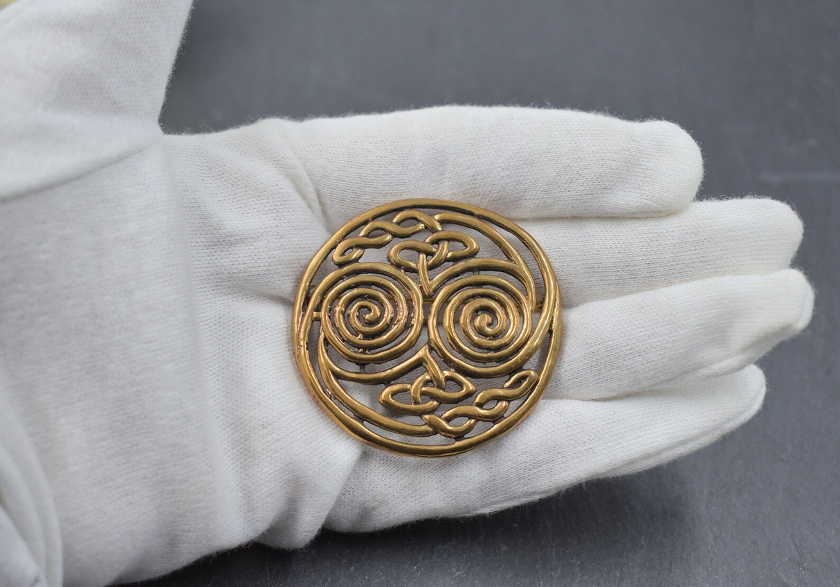 Keltische Spiral-Brosche aus Bronze – Filigrane Gewandschließe