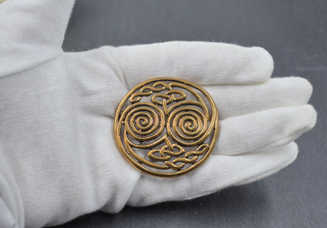 Keltische Spiral-Brosche aus Bronze – Filigrane Gewandschließe