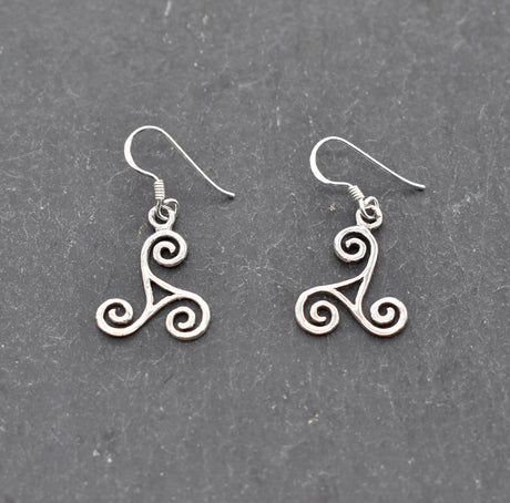 Große keltische Silber Ohrringe mit Triskele – Spiritueller Ohrschmuck aus 925 Sterling Silber