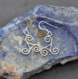 Große keltische Silber Ohrringe mit Triskele – Spiritueller Ohrschmuck aus 925 Sterling Silber