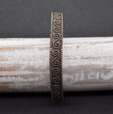 Keltischer Bronzearmreif mit traditionellem Muster