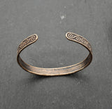 Keltischer Bronzearmreif mit traditionellem Muster - Innenansicht
