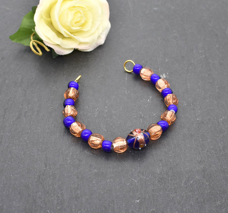 Kurze Fibelkette mit Lampwork-Perlen im Wikinger-Stil – Glasperlenkette für Ovalfibeln und Trägerkleid