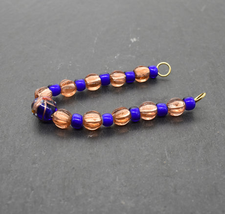 Kurze Fibelkette mit Lampwork-Perlen im Wikinger-Stil – Glasperlenkette für Ovalfibeln und Trägerkleid