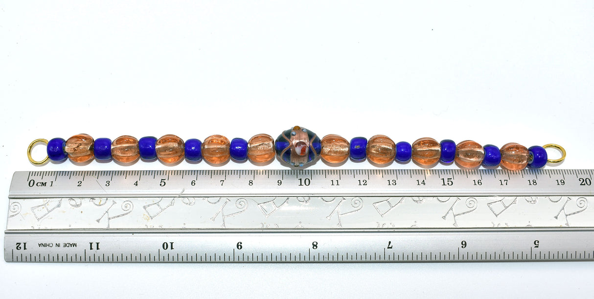 Maße in cm der Kurze Fibelkette mit Lampwork-Perlen im Wikinger-Stil – Glasperlenkette für Ovalfibeln und Trägerkleid