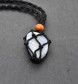 Makramee Kette mit Calcit – Handgefertigter Naturschmuck voller Eleganz & Natürlichkeit