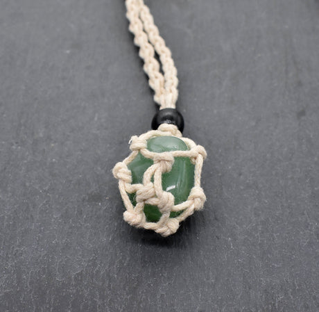 Makramee Kette mit Edelsteinen