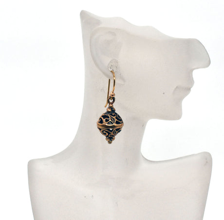 Mittelalterliche Bronze Ohrringe mit verschlungenem Durchbruchs-Muster – Filigraner Ohrschmuck im historischen Stil