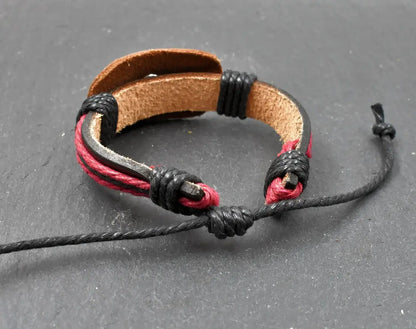 Innansicht des Mittelalterliches Lederarmband mit Templerkreuz