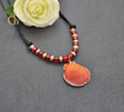 Sommerliche Boho Kette mit Jakobsmuschel – Strand Schmuck mit Lederband