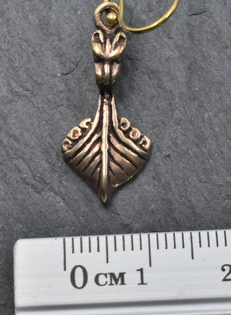 Maße in cm der Wikingerschiff Ohrringe Drakkar aus Bronze 