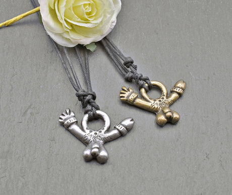 Römisches Phallus-Amulett – Fascinum am Stoffband