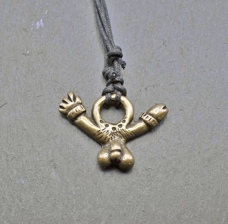 Römisches Phallus-Amulett – Fascinum am Stoffband