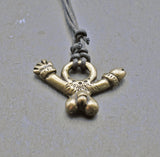 Römisches Phallus-Amulett – Fascinum am Stoffband