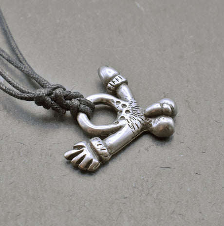 Römisches Phallus-Amulett – Fascinum am Stoffband