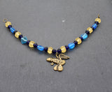 Fibelkette für Mutige mit antikem Phallus-Anhänger – Glasperlen in blau und gelb - Anhänger 
