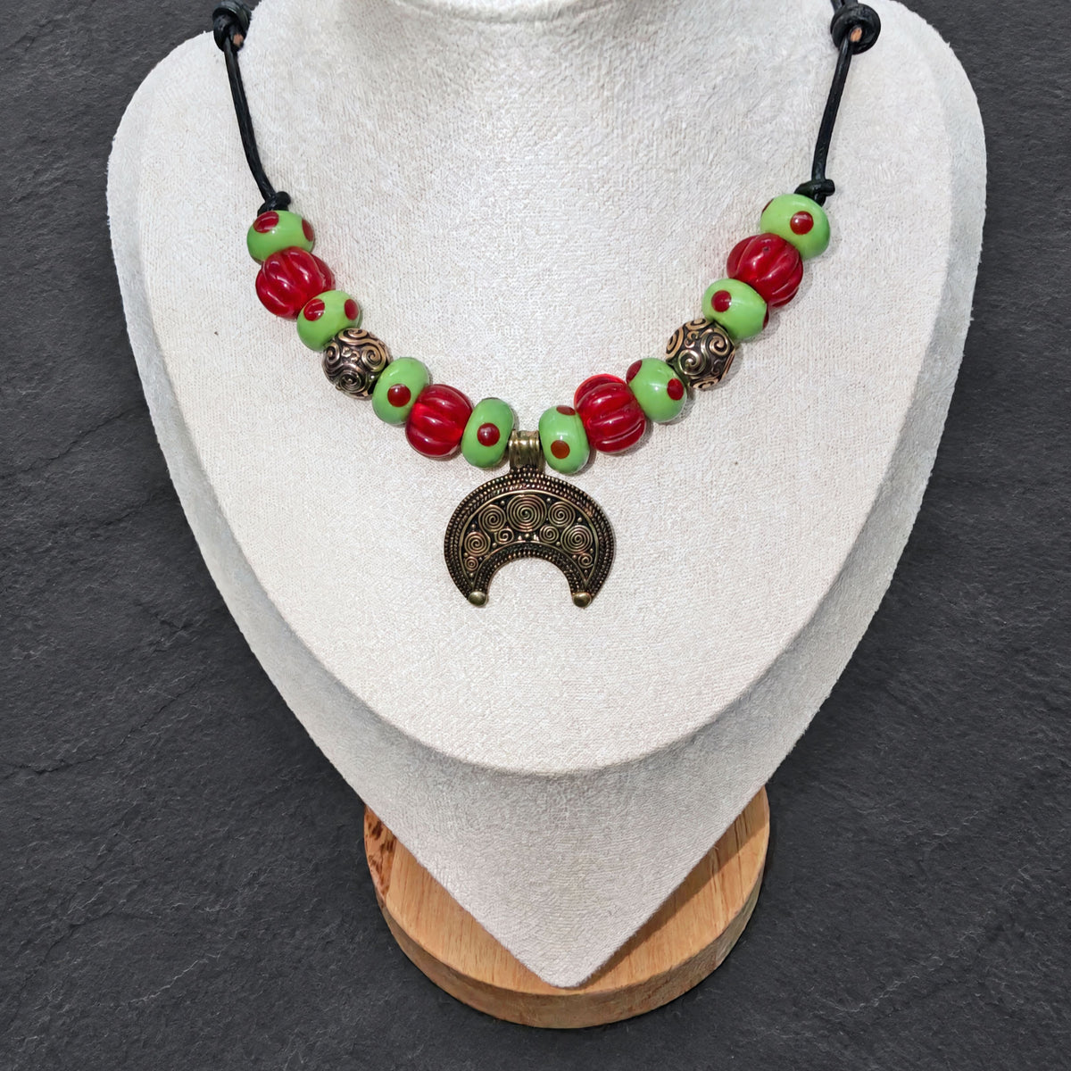 Römische Lunula Halskette VENUS – Historischer Schmuck für Mittelalter &amp; Reenactment