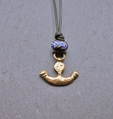 Antike Phallus-Kette aus Bronze mit blauer Glasperle