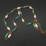 Collier mit grünen und weißen Perlen – goldfarbener Edelstahl