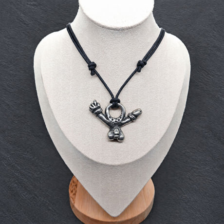 Römisches Phallus-Amulett – Fascinum am Stoffband