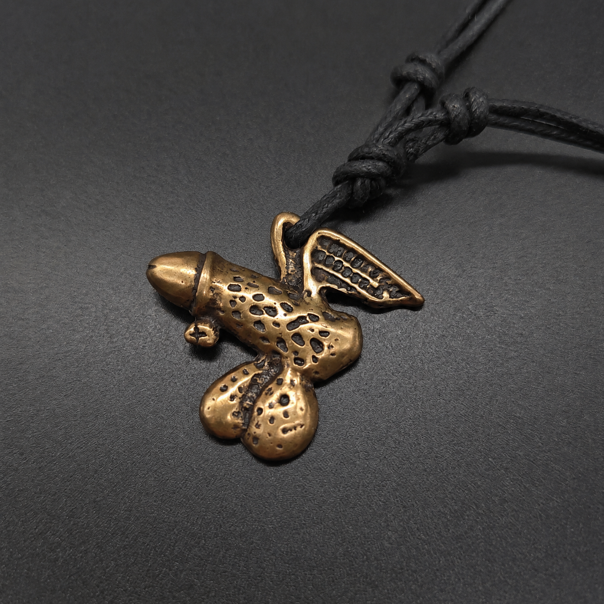 Phallus-Amulett der Römer – Antiker Talisman für Mutige – Humorvolle "Pimmelkette" mit geschichtlichem Hintergrund