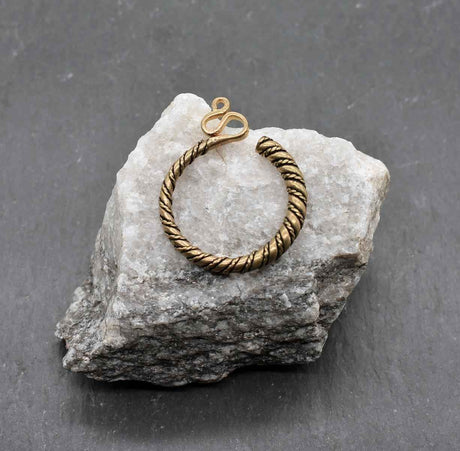 Slawische Schläfenringe