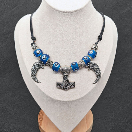 Mjölnir-Kette „Ragnar“ mit Wolfsköpfen und blauen Glasperlen