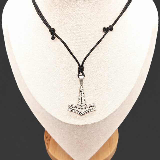 Thorshammer-Kette aus Zinn mit schwarzem Baumwollband