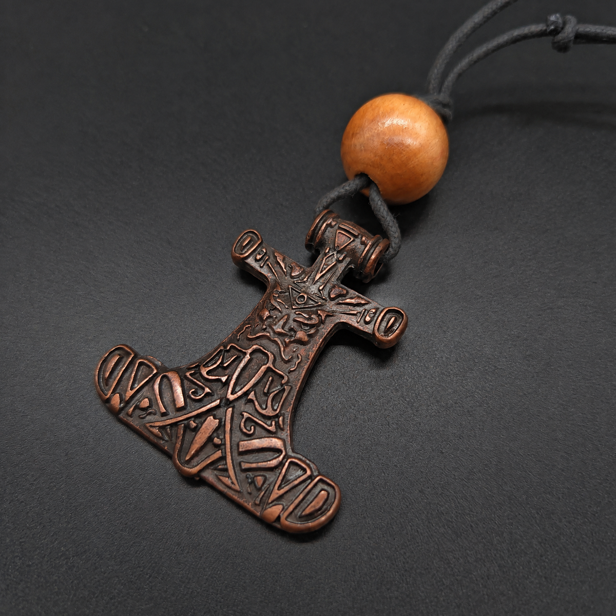 Thorshammer-Kette mit Holzperle