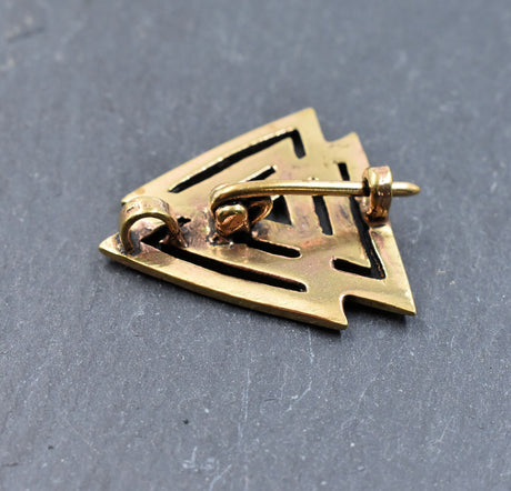 Rückseite der Valknut-Brosche aus Schmuckbronze – Authentischer Wikinger-Style