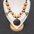 Vegvisir Kette mit Holzperlen und Bartäxten