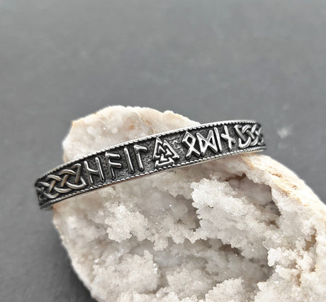 Wikinger Edelstahl-Armband mit Runeninschrift "Hail Odin" und Valknut
