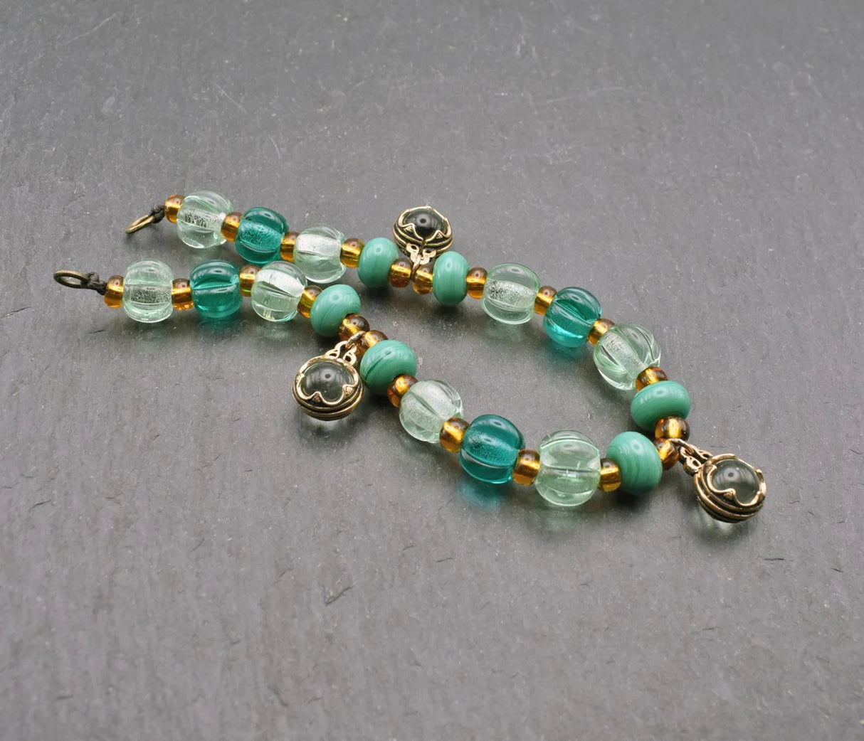 Wikinger Fibelkette mit Kugel-Anhängern aus Bronze von Belanas Schatzkiste