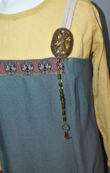 Wikingerschmuck aus Bronze – Anhänger mit Fibelkette