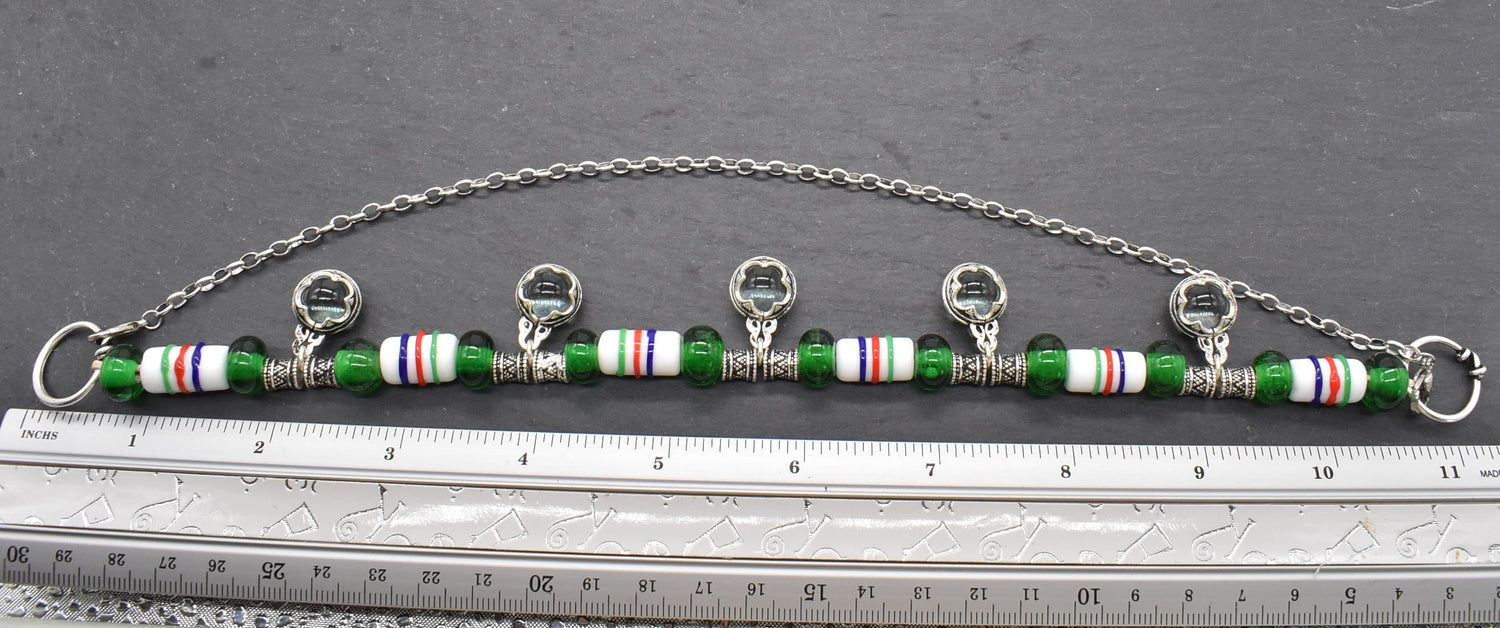 Maße in inch der Gotland Glasperlenkette in silber, grün und weiß von BELANAS SCHATZKISTE – Historischer Schmuck für die Wikingerin 
