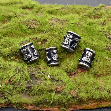 Wikinger Mjönir Bartperlen -Set aus Edelstahl - Thorshammer Haarperlen schwarz und silber auf Moos