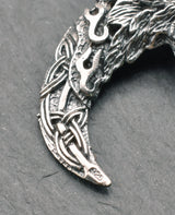 Details des Wolfanhängers mit 925er Stempel