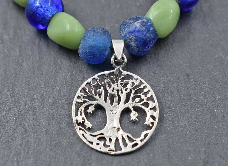 Rückseite Yggdrasil Glasperlenkette 