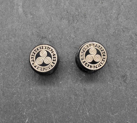 Fake plugs mit wikinger & keltischen motiven - triskele - ohrstecker