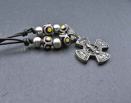 Fleur-de-lis-kette mit glasperlen - halskette