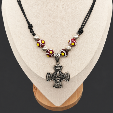 Fleur-de-lis-kette mit glasperlen - halskette
