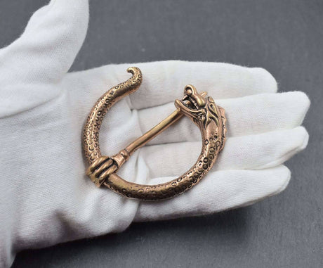 Große drachenfibel - penannular - fibel