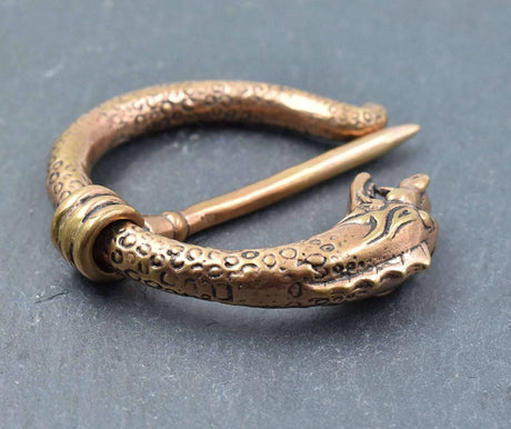 Große drachenfibel - penannular - fibel