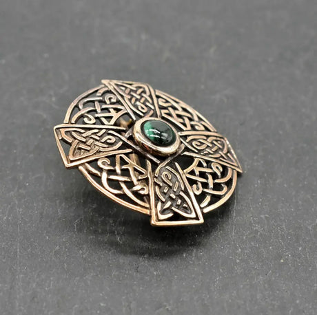 Keltische bronzebrosche mit edelstein - brosche